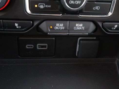 Certified 2024 Chevrolet Suburban Z71 w/ Off-Road Capability Package image 25