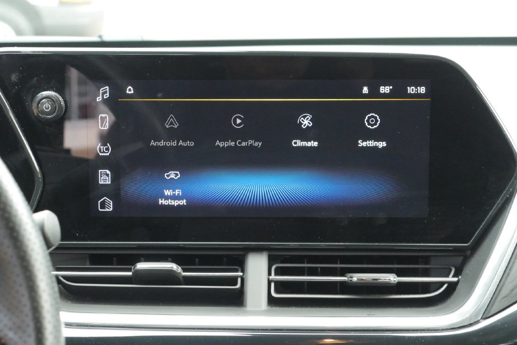 Used 2024 Chevrolet Trax RS FWD image 14