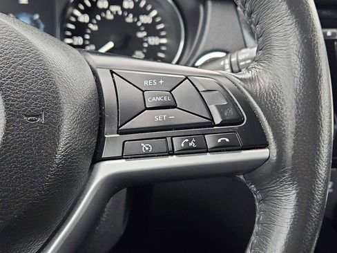 Used 2017 Nissan Rogue SL image 28