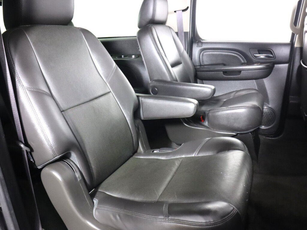 Used 2013 GMC Yukon XL Denali RWD image 43