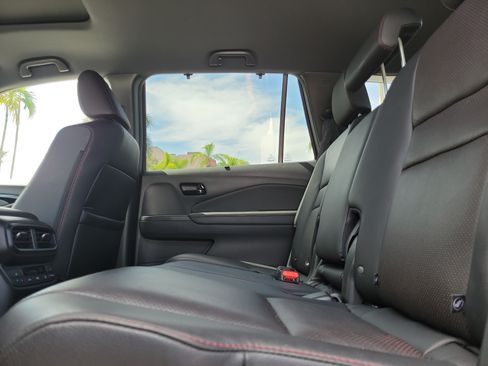 Certified 2024 Honda Passport Black Edition image 11