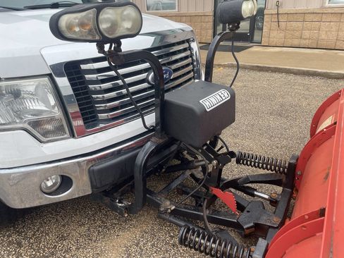 Used 2010 Ford F150 XLT image 11