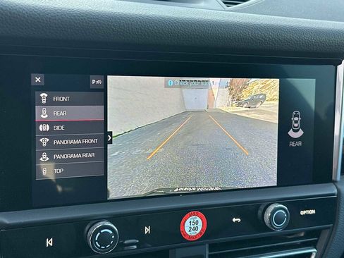Used 2025 Porsche Macan S image 21