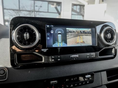 Used 2025 Mercedes-Benz Sprinter 2500 image 15