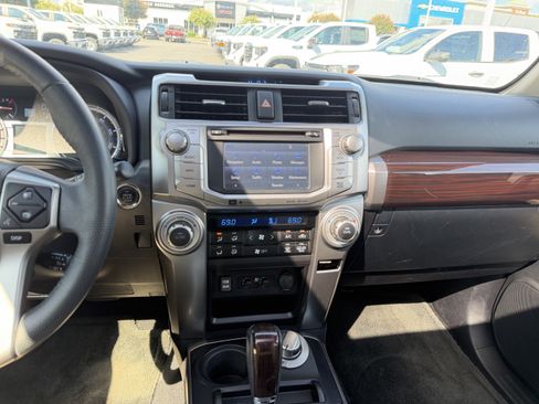 Used 2016 Toyota 4Runner Limited AWD/4WD image 31