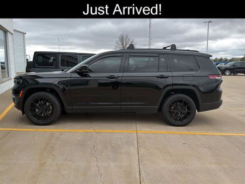Used 2023 Jeep Grand Cherokee L Limited w/ Luxury Tech Group II image 1