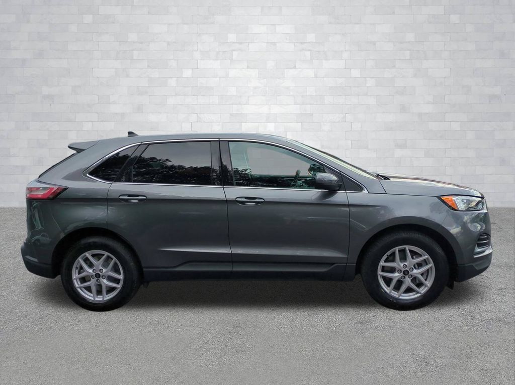Used 2024 Ford Edge SEL AWD/4WD image 3