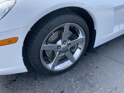 Used 2007 Chevrolet Corvette Coupe w/ Preferred Equipment Group image 3