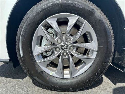 Certified 2026 Toyota Sienna XLE AWD/4WD image 13