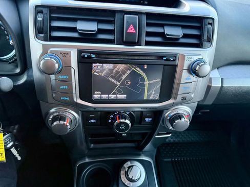 Used 2016 Toyota 4Runner 4WD image 10