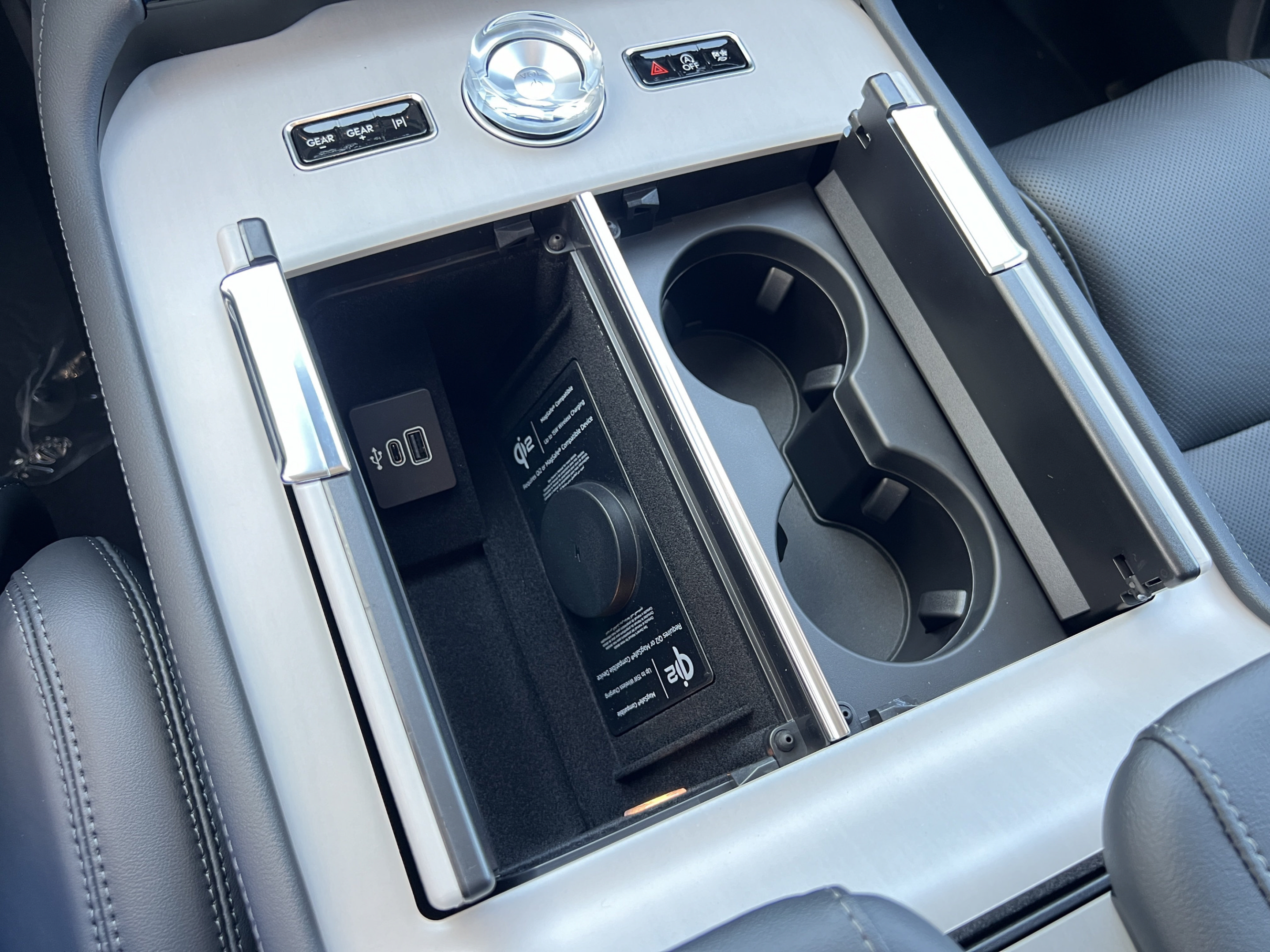 New 2027 Lincoln Navigator Premiere RWD image 15