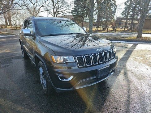 Used 2017 Jeep Grand Cherokee Limited w/ Trailer Tow Group IV image 8