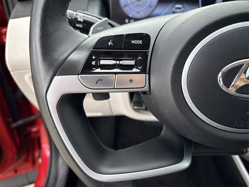 Used 2022 Hyundai Tucson Limited image 16