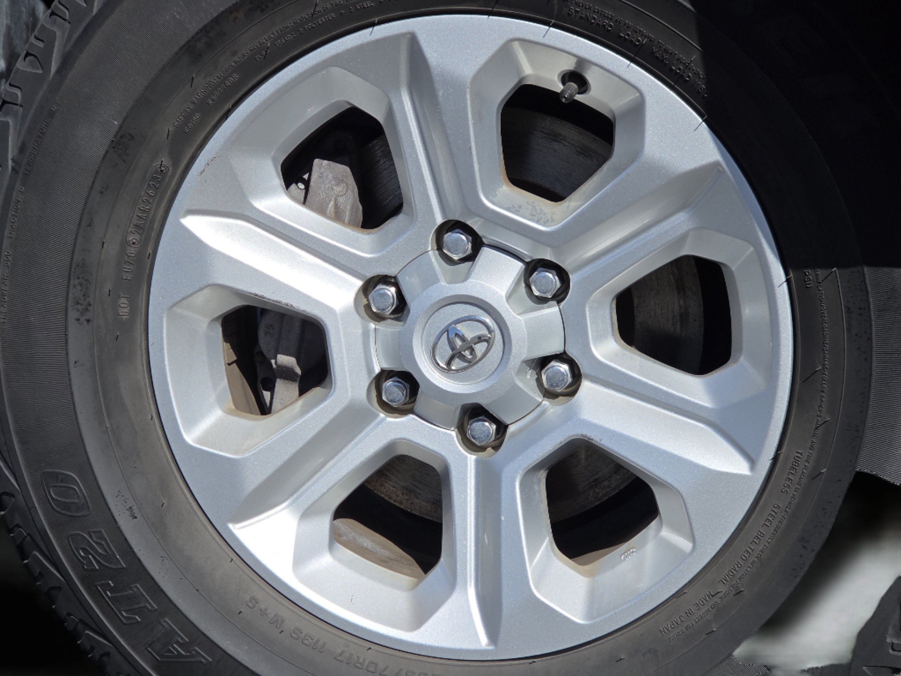 Certified 2023 Toyota 4Runner SR5 AWD/4WD image 18