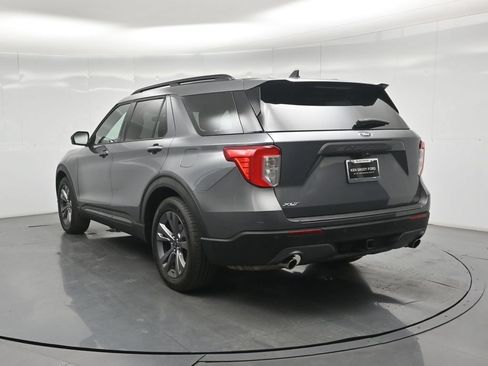 Certified 2021 Ford Explorer XLT w/ Equipment Group 202A RWD image 27