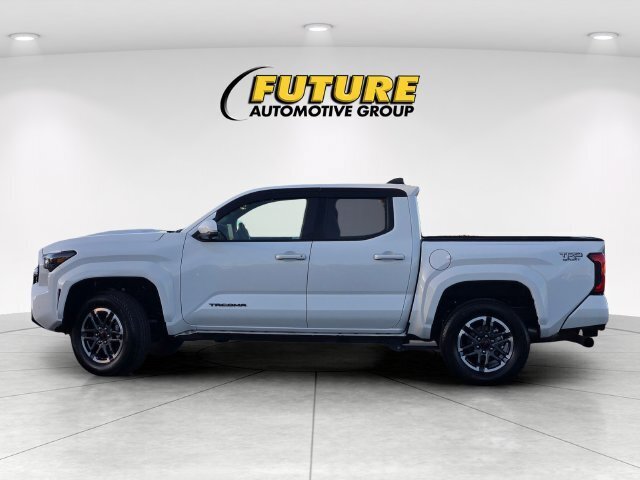Certified 2024 Toyota Tacoma TRD Sport w/ TRD Sport Premium Package AWD/4WD image 9
