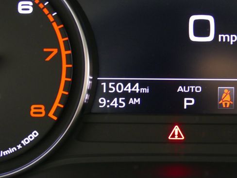 Used 2023 Audi Q5 2.0T Premium w/ Convenience Package image 16