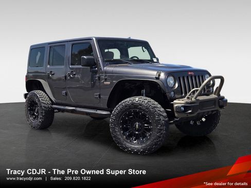 Used 2017 Jeep Wrangler Unlimited Sahara AWD/4WD image 1