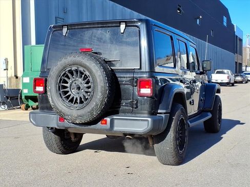 Used 2020 Jeep Wrangler Unlimited Sahara image 6