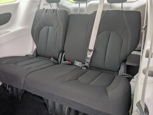 Used 2023 Chrysler Voyager LX FWD image 29