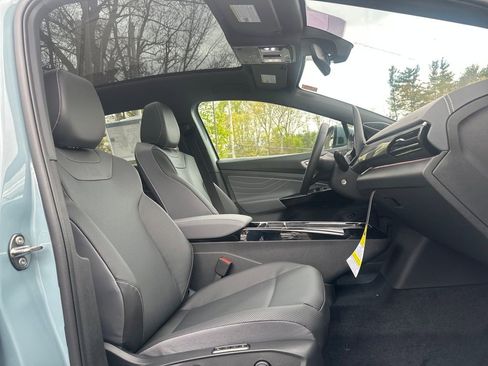New 2026 Volkswagen ID.4 Pro S Plus AWD/4WD image 15