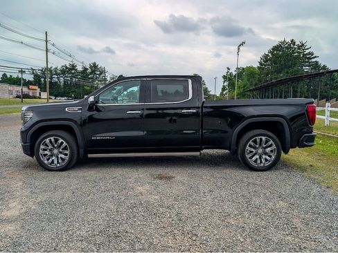 Used 2023 GMC Sierra 1500 Denali w/ Denali Reserve Package AWD/4WD image 10