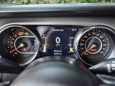 Used 2021 Jeep Wrangler Willys image 19