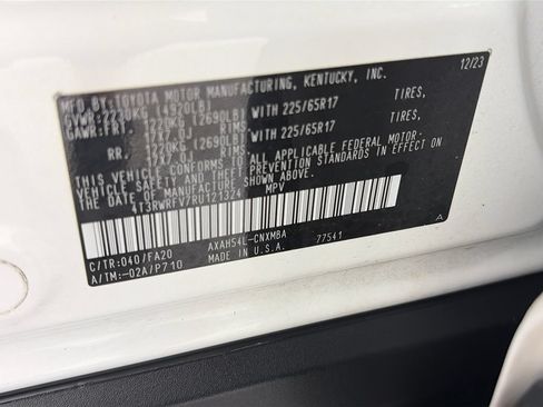 Used 2024 Toyota RAV4 XLE AWD/4WD image 9