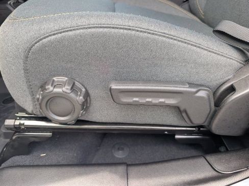 Used 2025 Jeep Gladiator Sport AWD/4WD image 15