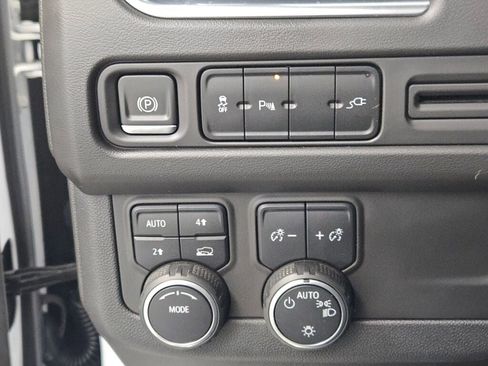 Used 2021 Chevrolet Tahoe RST image 35