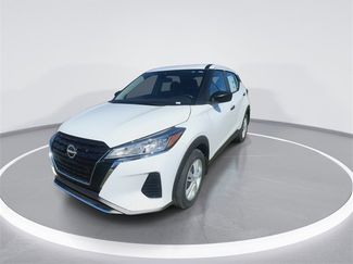 New 2025 Nissan Kicks Play S video 4