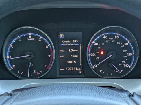 Used 2018 Toyota RAV4 LE image 27