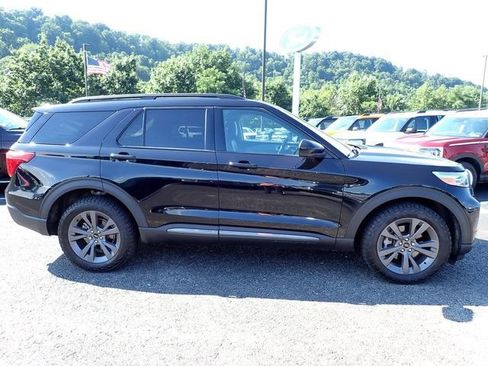 Used 2024 Ford Explorer XLT w/ Equipment Group 202A AWD/4WD image 7
