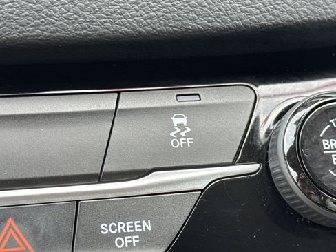 Used 2023 Chrysler Voyager LX image 24