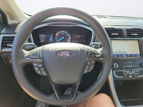 Used 2020 Ford Fusion SE FWD image 15