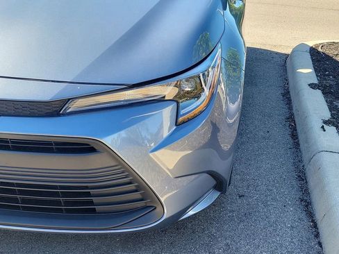 Used 2025 Toyota Corolla LE image 3