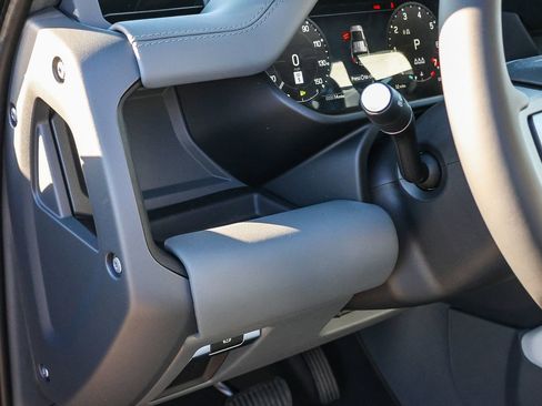 New 2026 Land Rover Defender 110 X-Dynamic SE AWD/4WD image 33