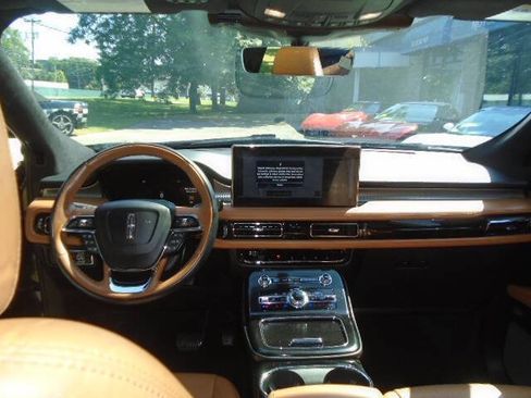 Used 2022 Lincoln Nautilus Black Label image 12