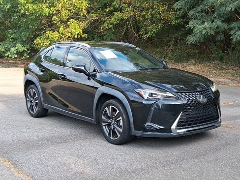 Used 2019 Lexus UX 200 w/ Accessory Package FWD image 7
