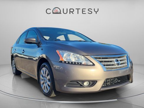 Used 2015 Nissan Sentra SV image 4