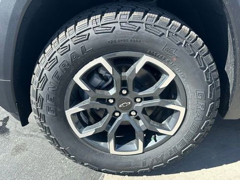 New 2026 Chevrolet Equinox ACTIV w/ Convenience Package III AWD/4WD image 31