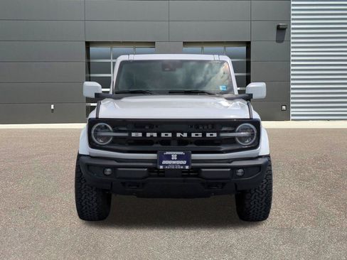 Used 2023 Ford Bronco Outer Banks AWD/4WD image 2