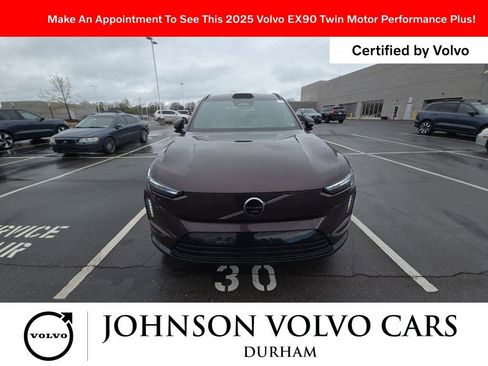 Used 2025 Volvo EX90 Plus image 2