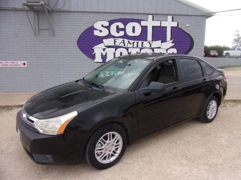Used 2011 Ford Focus SE w/ 201A Rapid Spec Order Code FWD image 1