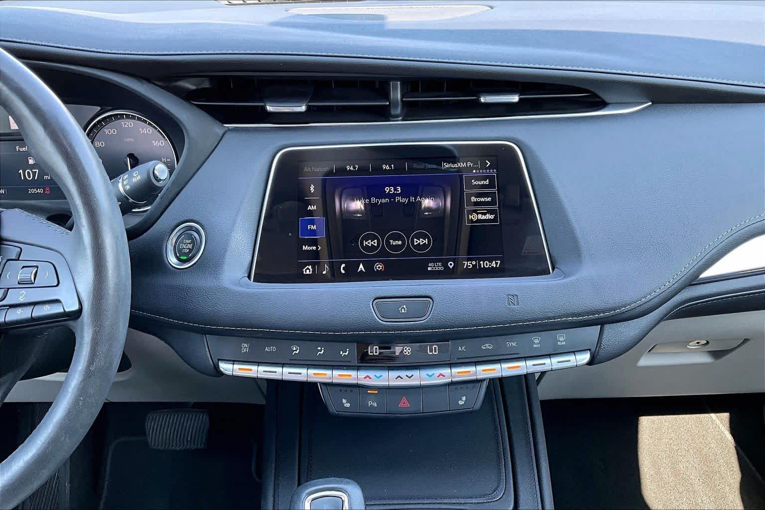Used 2019 Cadillac XT4 Luxury w/ Cold Weather Package FWD image 7