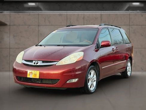 Used 2006 Toyota Sienna XLE image 7