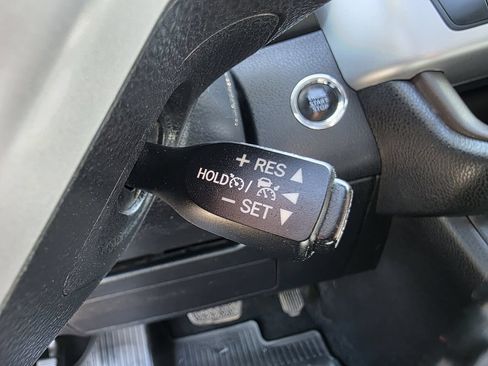 Used 2018 Toyota Highlander XLE AWD/4WD image 32