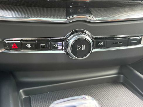 New 2026 Volvo XC60 B5 Ultra w/ Climate Package image 32