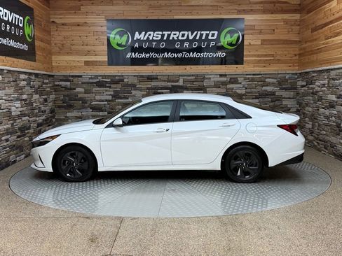 Certified 2023 Hyundai Elantra SEL image 6