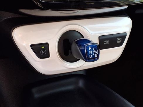 Used 2018 Toyota Prius Two image 22